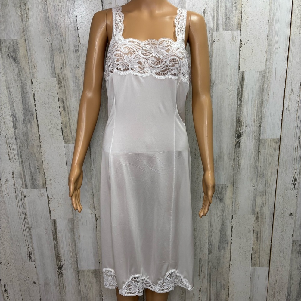 Wondermaid Vintage 70’s White Lace-Trim Slip‎